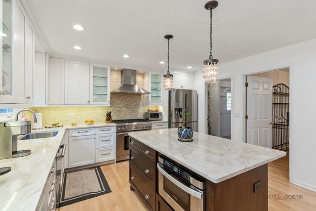 737 Joel Lane, Buffalo Grove, IL 60089