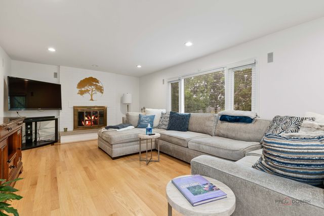737 Joel Lane, Buffalo Grove, IL 60089