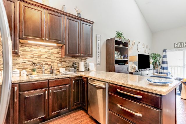 1860 Auburn Ln Apt 19E, Surfside Beach, SC 29575