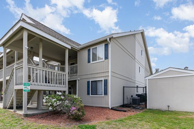 1860 Auburn Ln Apt 19E, Surfside Beach, SC 29575