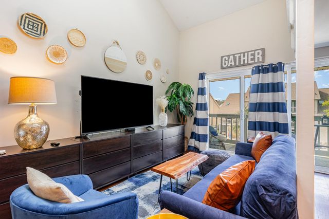 1860 Auburn Ln Apt 19E, Surfside Beach, SC 29575