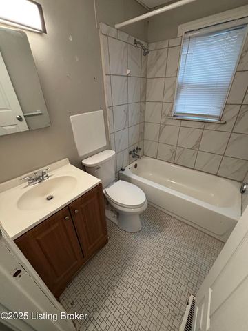 2707 Riedling Dr B1, Louisville, KY 40206