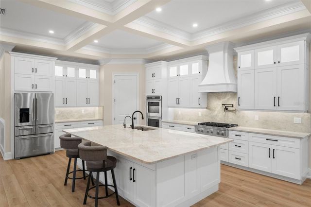 324 3RD AVENUE N, Safety Harbor, FL 34695