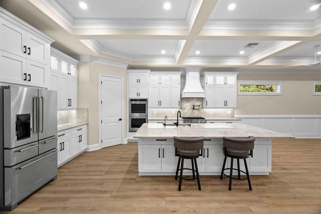 324 3RD AVENUE N, Safety Harbor, FL 34695