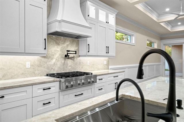 324 3RD AVENUE N, Safety Harbor, FL 34695