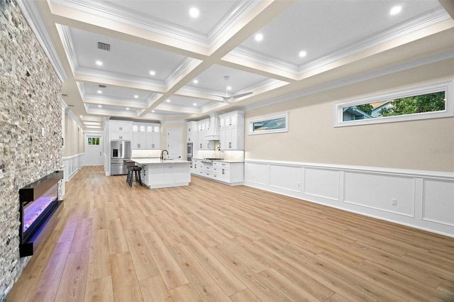 324 3RD AVENUE N, Safety Harbor, FL 34695