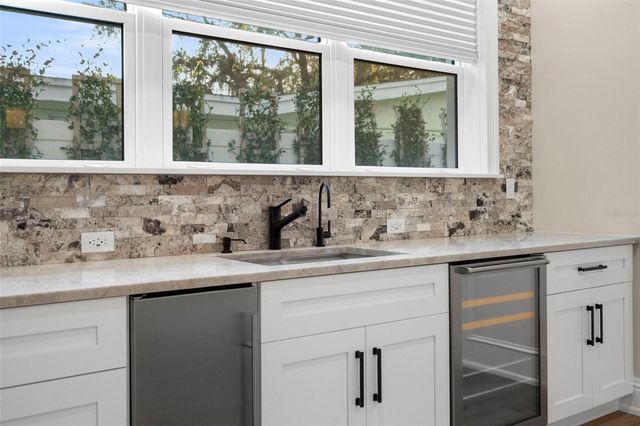 324 3RD AVENUE N, Safety Harbor, FL 34695