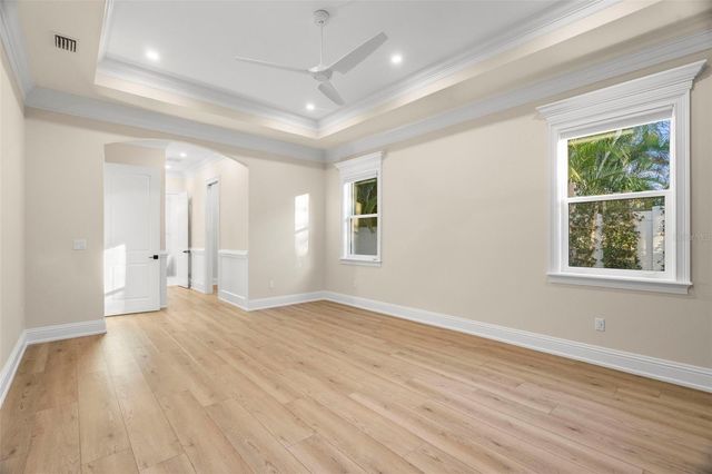 324 3RD AVENUE N, Safety Harbor, FL 34695