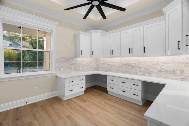 324 3RD AVENUE N, Safety Harbor, FL 34695