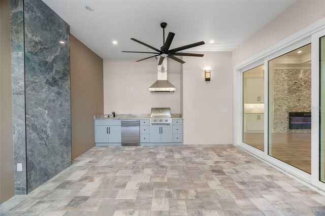 324 3RD AVENUE N, Safety Harbor, FL 34695