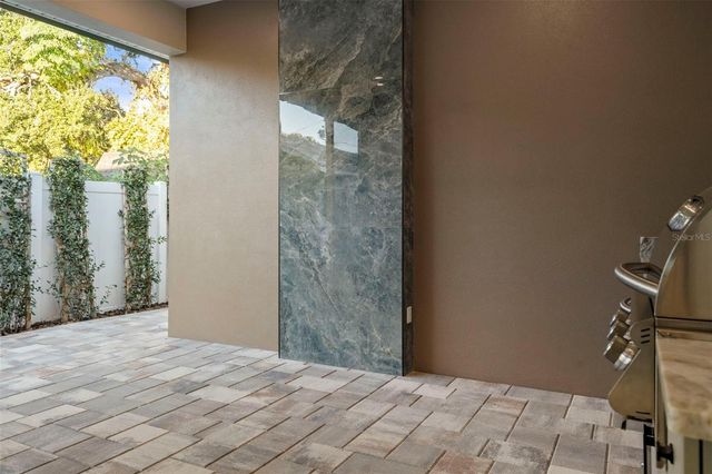 324 3RD AVENUE N, Safety Harbor, FL 34695