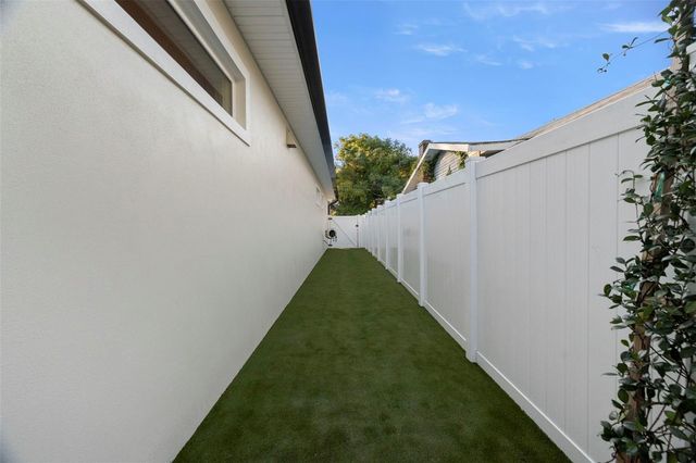 324 3RD AVENUE N, Safety Harbor, FL 34695