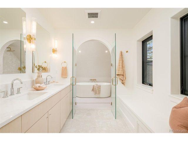 517 Cook St, Denver, CO 80206
