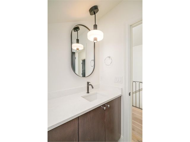 517 Cook St, Denver, CO 80206