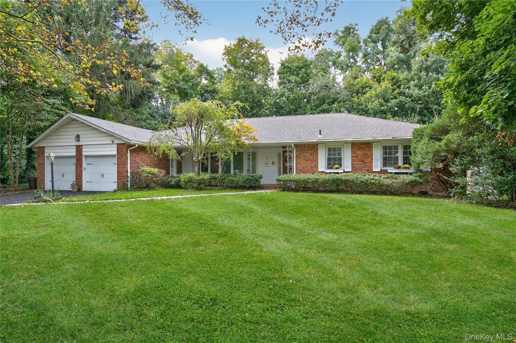 30 Copperdale Lane, Huntington, NY 11743