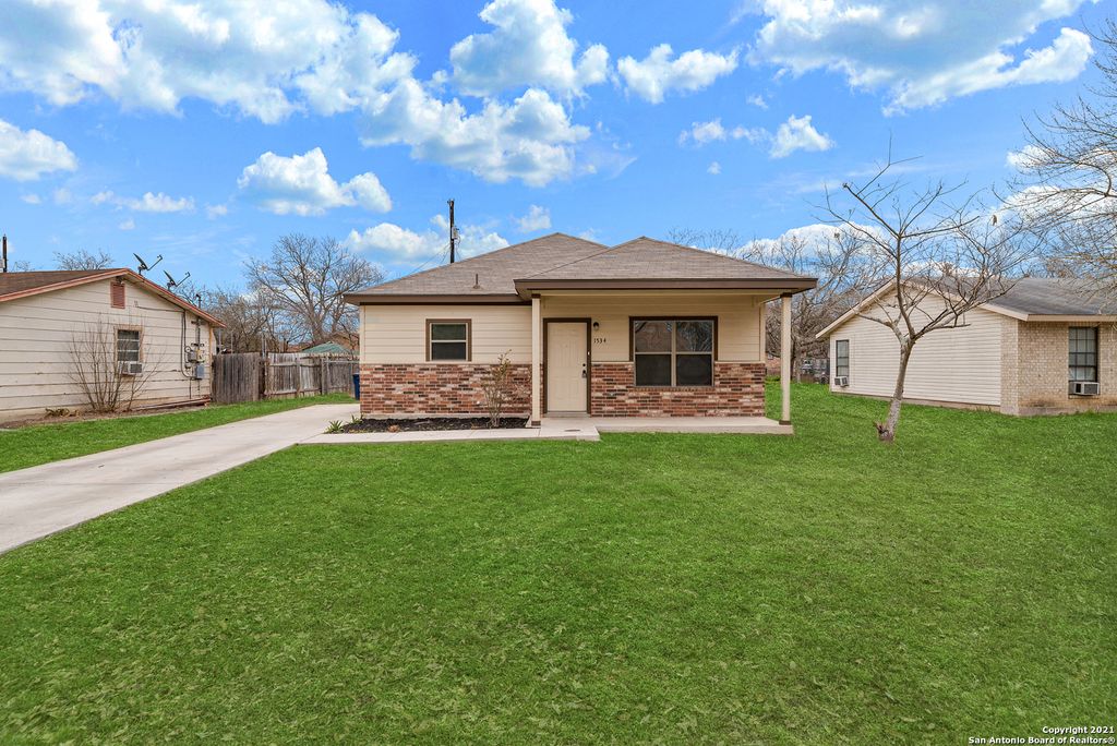 1534 Lahn Road, New Braunfels, TX 78130