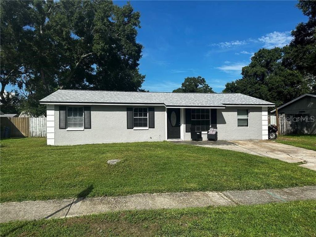 3704 MEADOWBREEZE DRIVE, Tampa, FL 33619