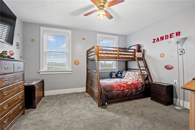 618 Soose Rd, Shaler, PA 15209