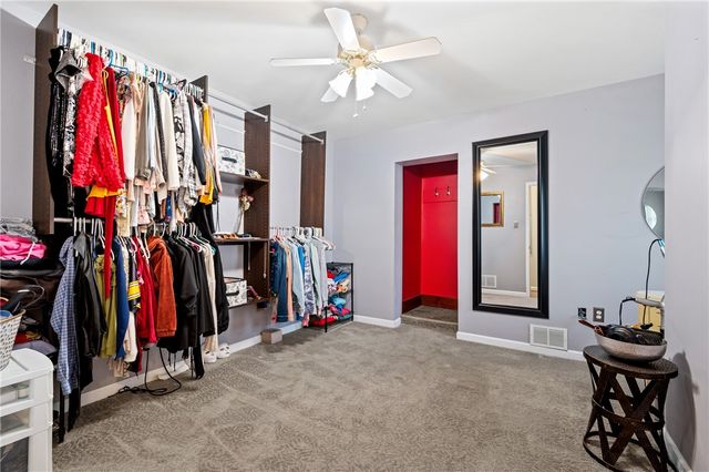 618 Soose Rd, Shaler, PA 15209