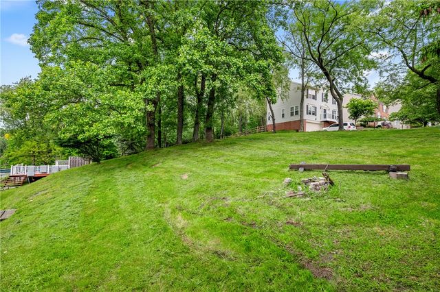 618 Soose Rd, Shaler, PA 15209