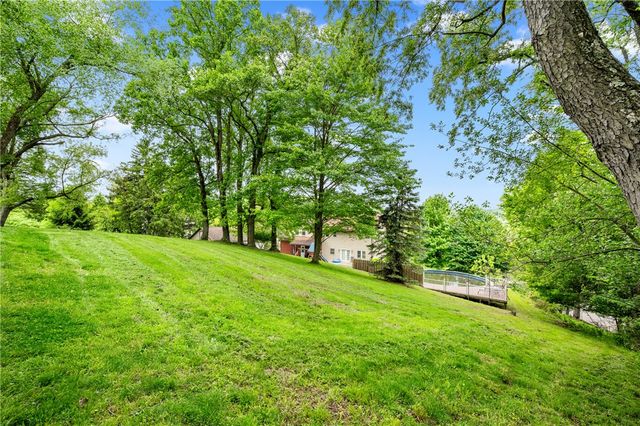 618 Soose Rd, Shaler, PA 15209
