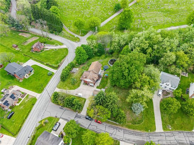 618 Soose Rd, Shaler, PA 15209