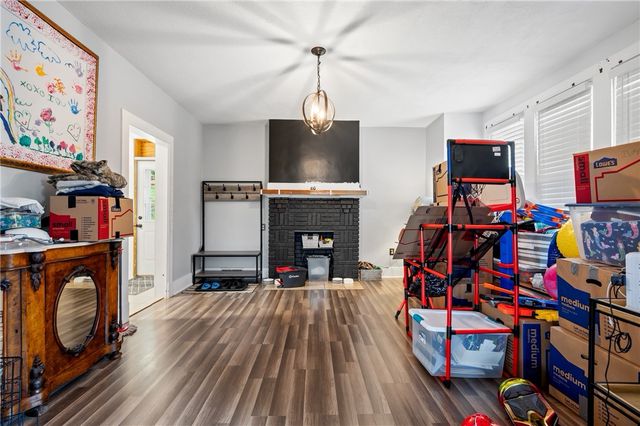 618 Soose Rd, Shaler, PA 15209