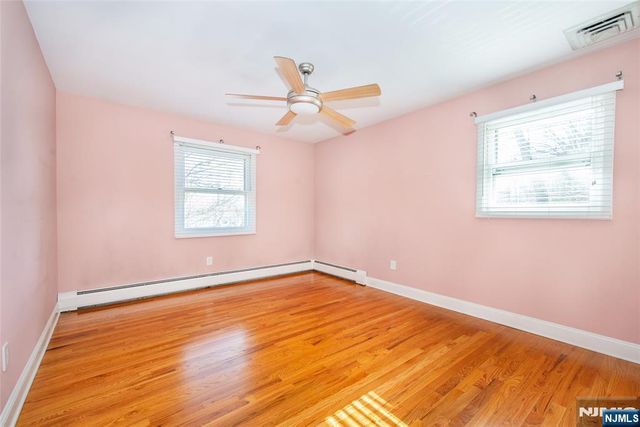 232 Hidden Glen Court, Franklin Lakes, NJ 07417