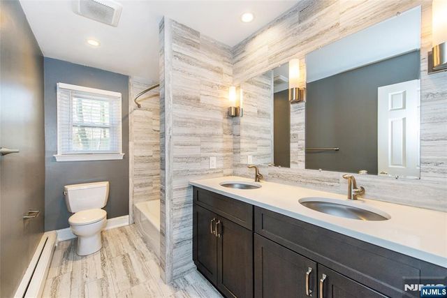 232 Hidden Glen Court, Franklin Lakes, NJ 07417