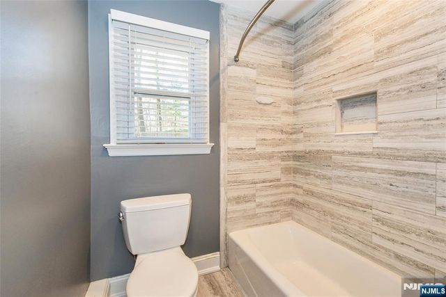 232 Hidden Glen Court, Franklin Lakes, NJ 07417