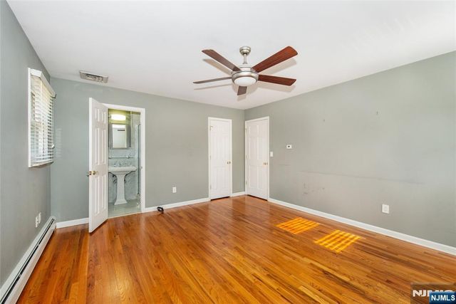 232 Hidden Glen Court, Franklin Lakes, NJ 07417