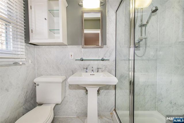 232 Hidden Glen Court, Franklin Lakes, NJ 07417