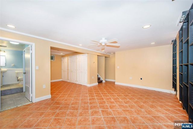 232 Hidden Glen Court, Franklin Lakes, NJ 07417