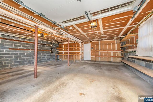 232 Hidden Glen Court, Franklin Lakes, NJ 07417