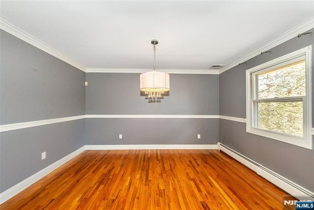232 Hidden Glen Court, Franklin Lakes, NJ 07417