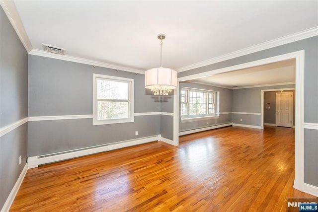 232 Hidden Glen Court, Franklin Lakes, NJ 07417