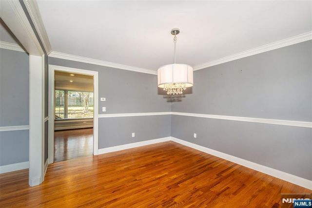 232 Hidden Glen Court, Franklin Lakes, NJ 07417