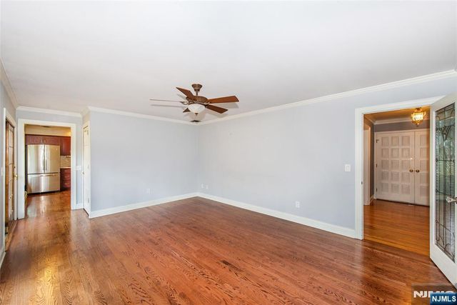 232 Hidden Glen Court, Franklin Lakes, NJ 07417