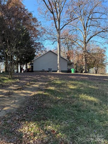 829 W Craighead Road, Charlotte, NC 28206