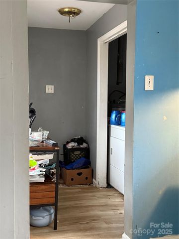 829 W Craighead Road, Charlotte, NC 28206