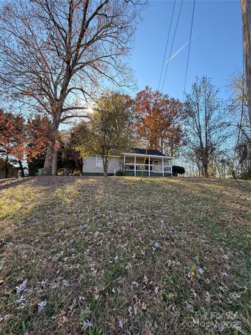 829 W Craighead Road, Charlotte, NC 28206