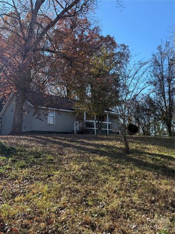 829 W Craighead Road, Charlotte, NC 28206