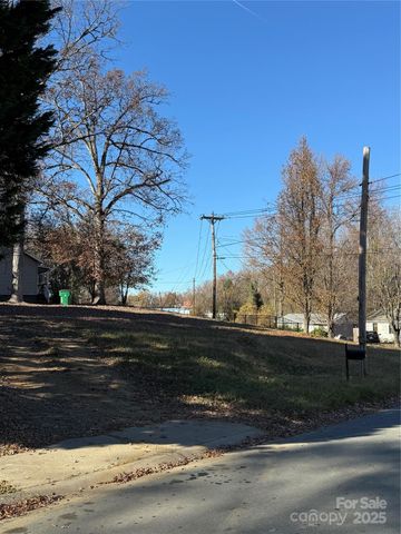 829 W Craighead Road, Charlotte, NC 28206