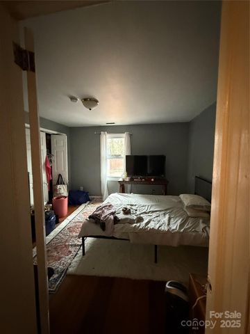 829 W Craighead Road, Charlotte, NC 28206