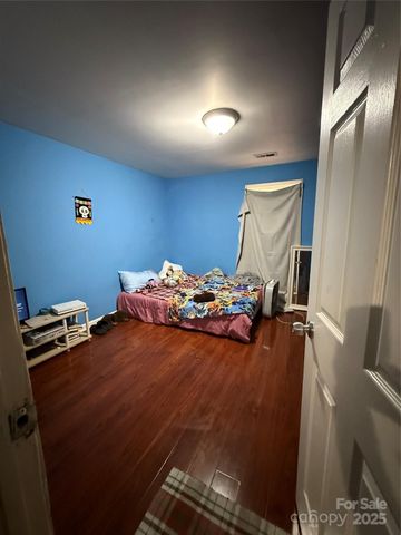 829 W Craighead Road, Charlotte, NC 28206