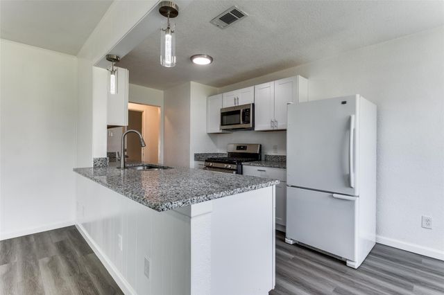 1606 W Shore Drive, Richardson, TX 75080