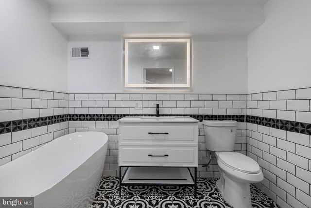 625 WINTON ST, Philadelphia, PA 19148