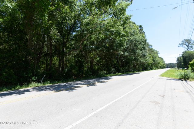 E Saracennia Road, Moss Point, MS 39562