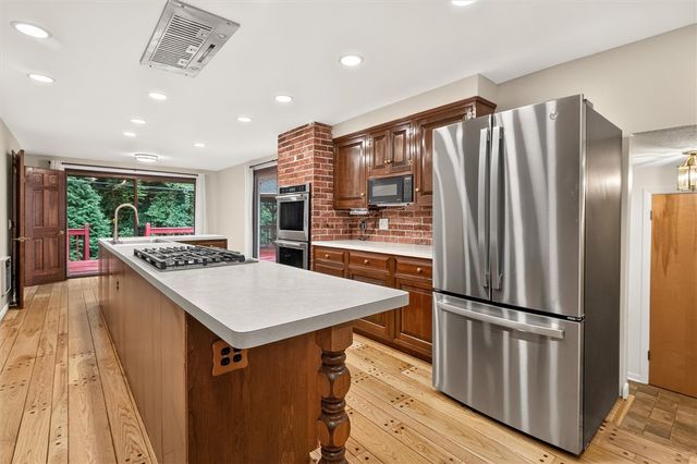 82 Kensington Court, Greece, NY 14612