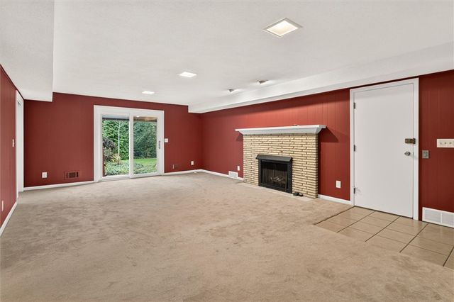 82 Kensington Court, Greece, NY 14612